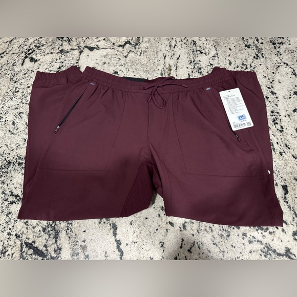 Lululemon License to Train Joggers - Picture 2 of 8